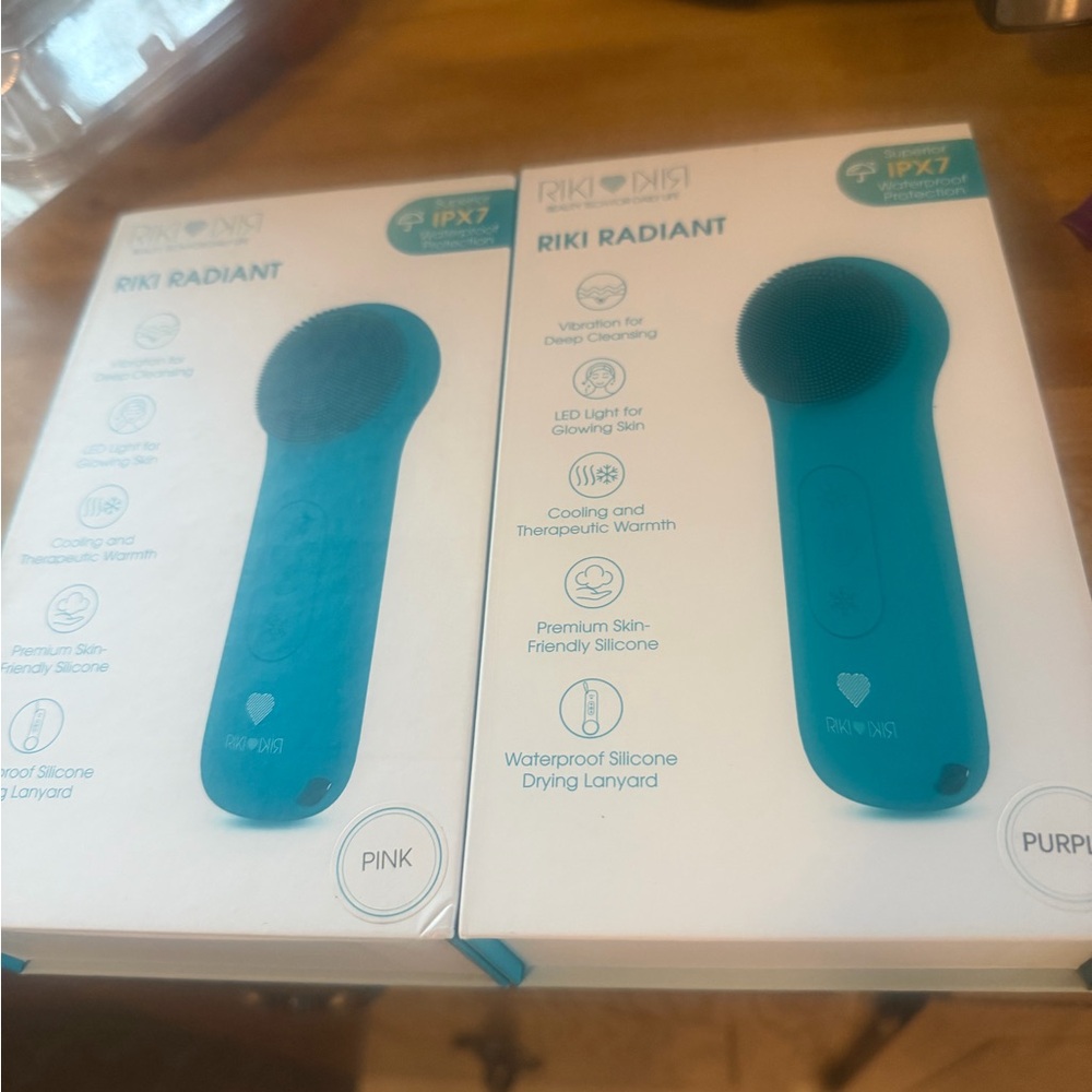 Radiant Facial Cleansing Brush — Teal
